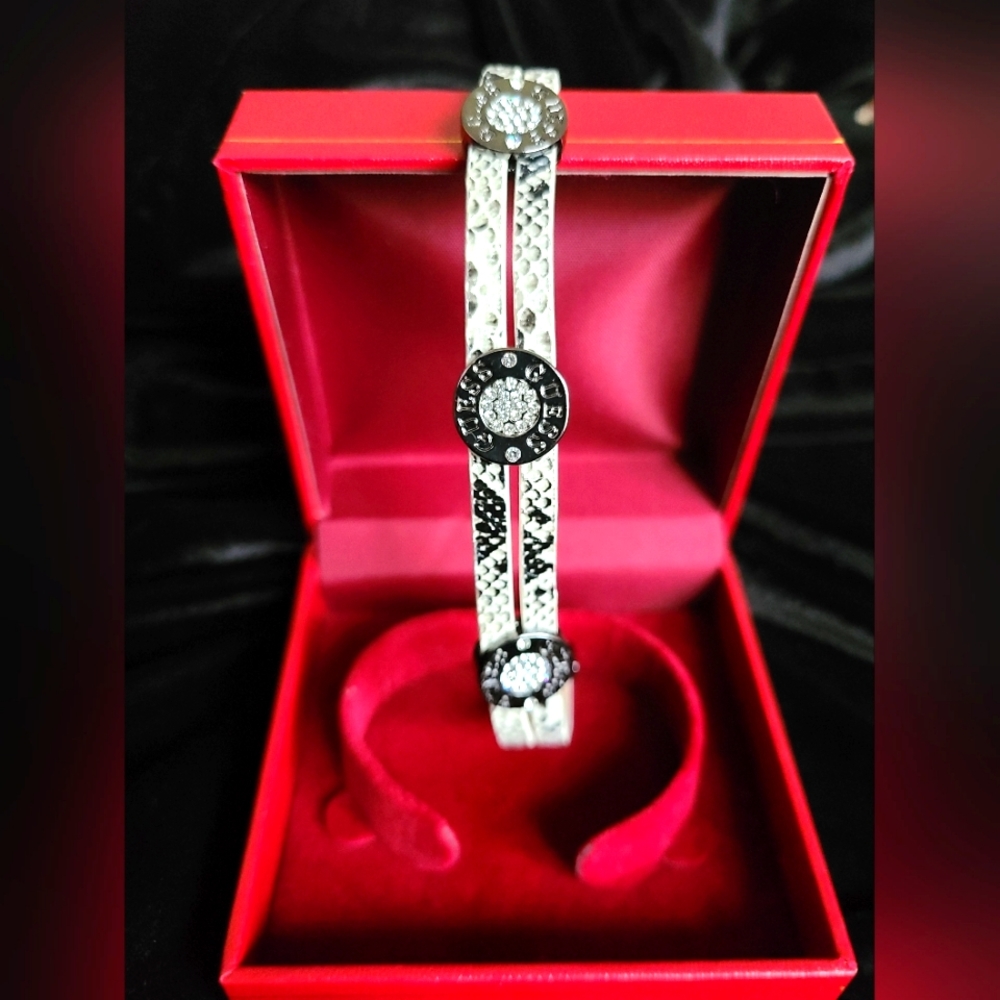 Guess Bracelet with Magnetic Clasp-NWOT
